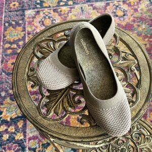 All birds ballet flats